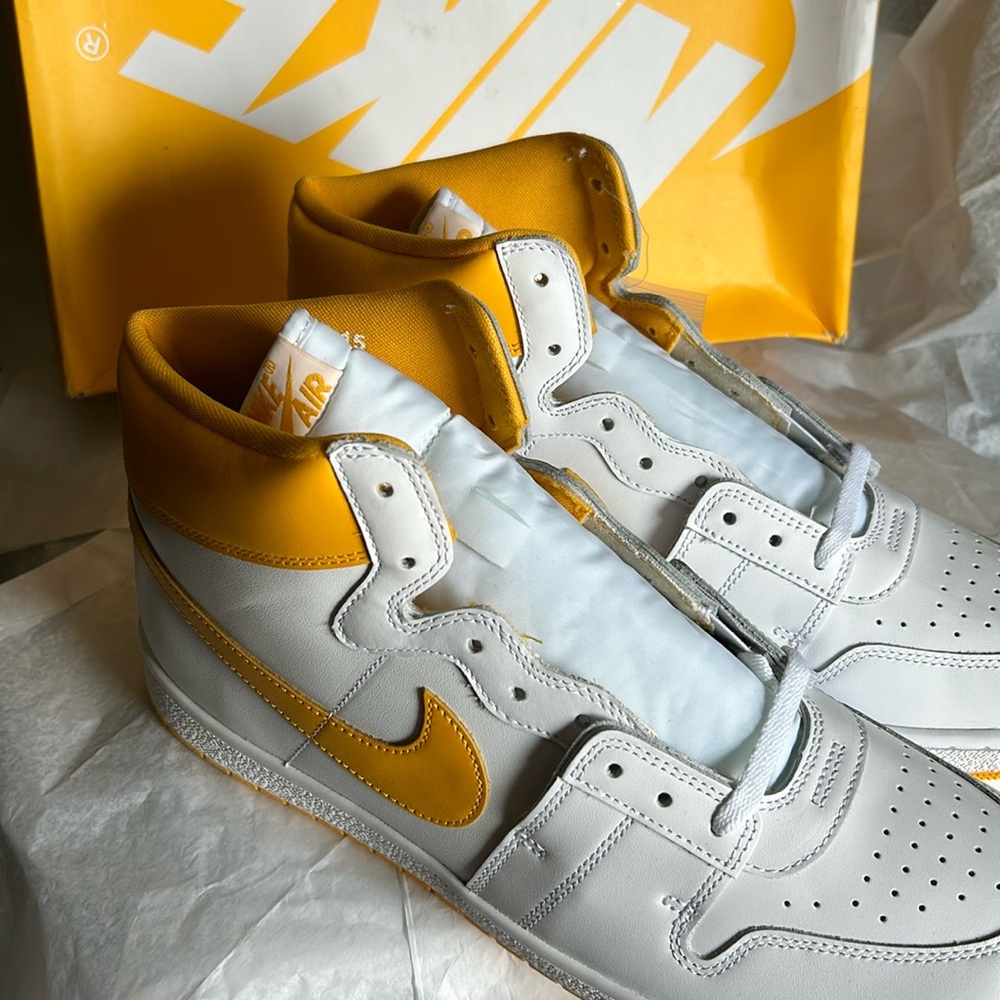 Nike Jordan Air Ship Shoes